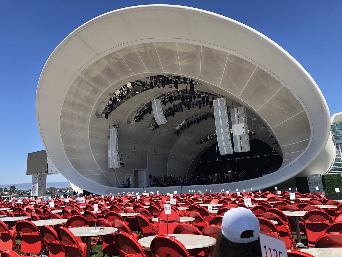 Looks like Jaws, but instead it’s the <a href="/SanDiegoSymph/">San Diego Symphony</a> rehearsal at <a href="/RadyShell/">@RadyShell</a>