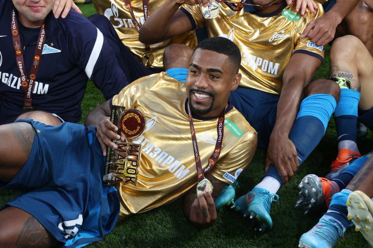 fczenit_br's tweet photo. 🥇🇧🇷 Malcom, o melhor de #ZenitSpartak! 

#JogaBonito #VamosZenit https://t.co/O0iDqsqLIG