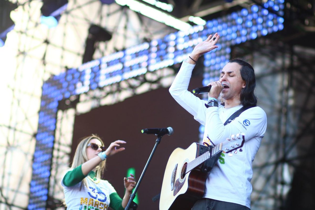 O2Renascer's tweet photo. Tá rolando um grande show na concentração da #MarchaParaJesus se você tá aqui, conta pra gente o que mais te emocionou!
#EumarcheiEumarcho
#MarchaParaJesus30anos https://t.co/UQ7f5eebV8