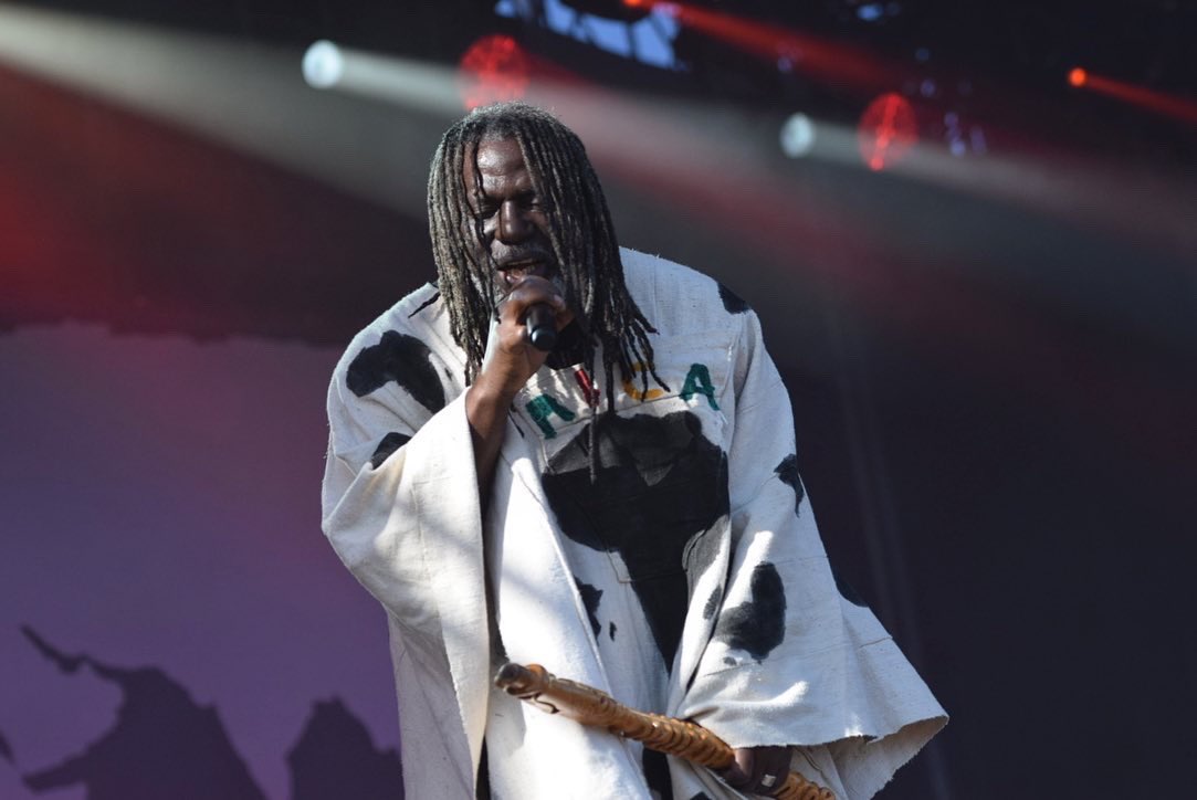 festincentre's tweet photo. Le reggae à l’honneur à @terresduson avec #tikenjahfakoly !
#tds2012 #terresduson #reggae #festival #tours #concert https://t.co/DKIA9yv76y
