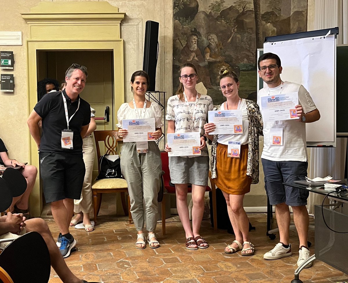 mario_scrock's tweet image. #ISWS2022 ended today presenting our project “Analysing the Evolution of Community-Driven (Sub-)Schemas within Wikidata”!
Great team work (and best video award) at @isws_semweb for Gryffindor tutored by @AxelPolleres