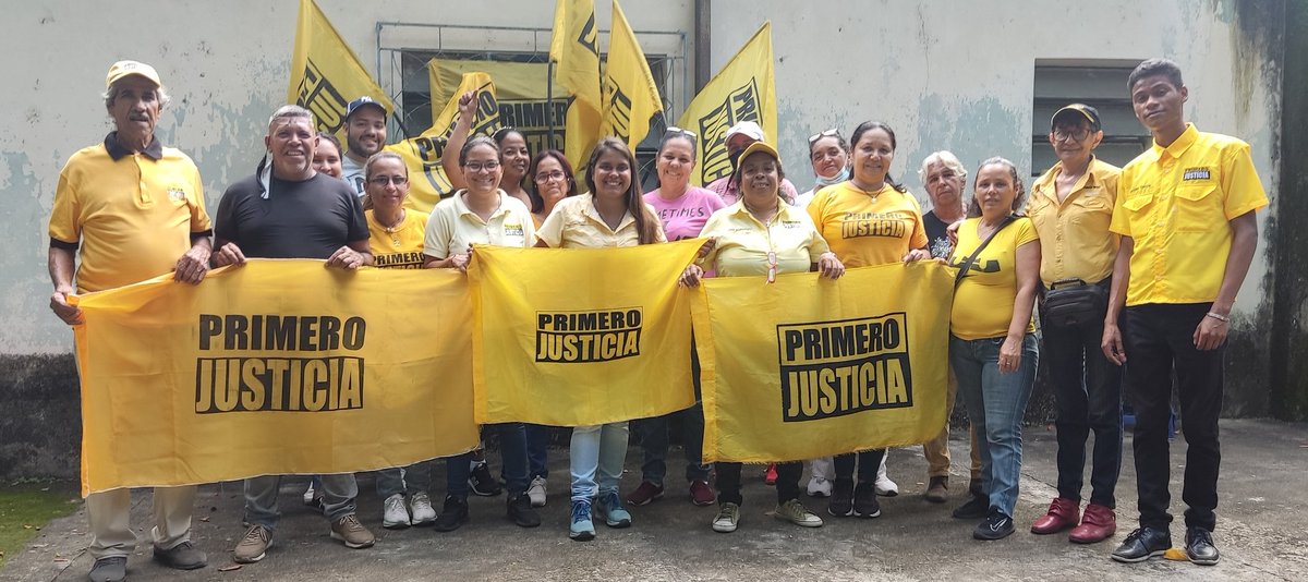 darilisva's tweet photo. Así culminamos el proceso de las elecciones internas de nuestro partido. 
Gracias totales #Charallave 
Seguimos avanzando por ustedes.
Primero Justicia Cristóbal Rojas 💛🖤
#PjSeRenueva 
#9Jul 
@Pr1meroJusticia
@PJ_EdoMiranda 
@pjcharallave 
@ActivismoPJ https://t.co/vAG9MRUDrg