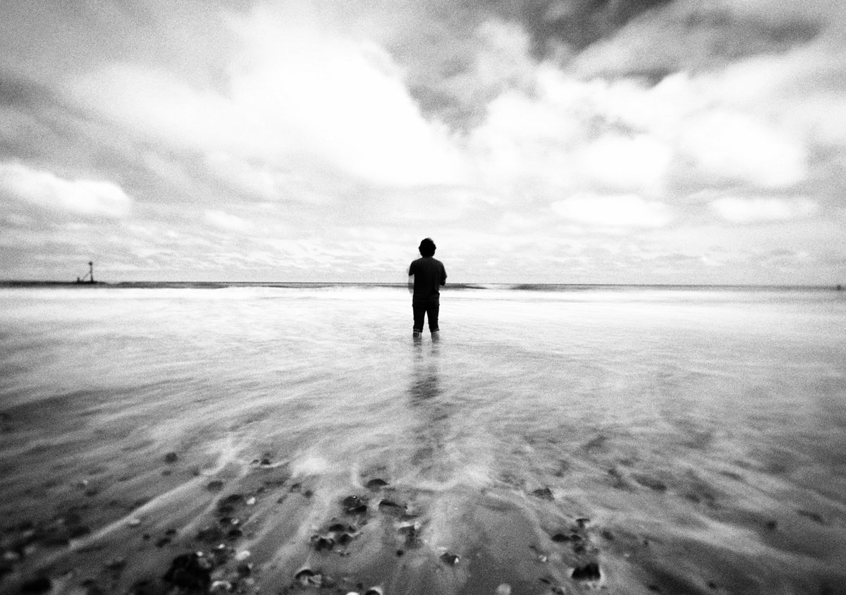 Eskipix1's tweet photo. Messing with the iPhone long exposure! #seascape #blackandwhitephoto #albumcoverobjects #Norfolk #eskipix #iPhone13 #phonephotography #norfolkbeaches https://t.co/8NNubXBeBV