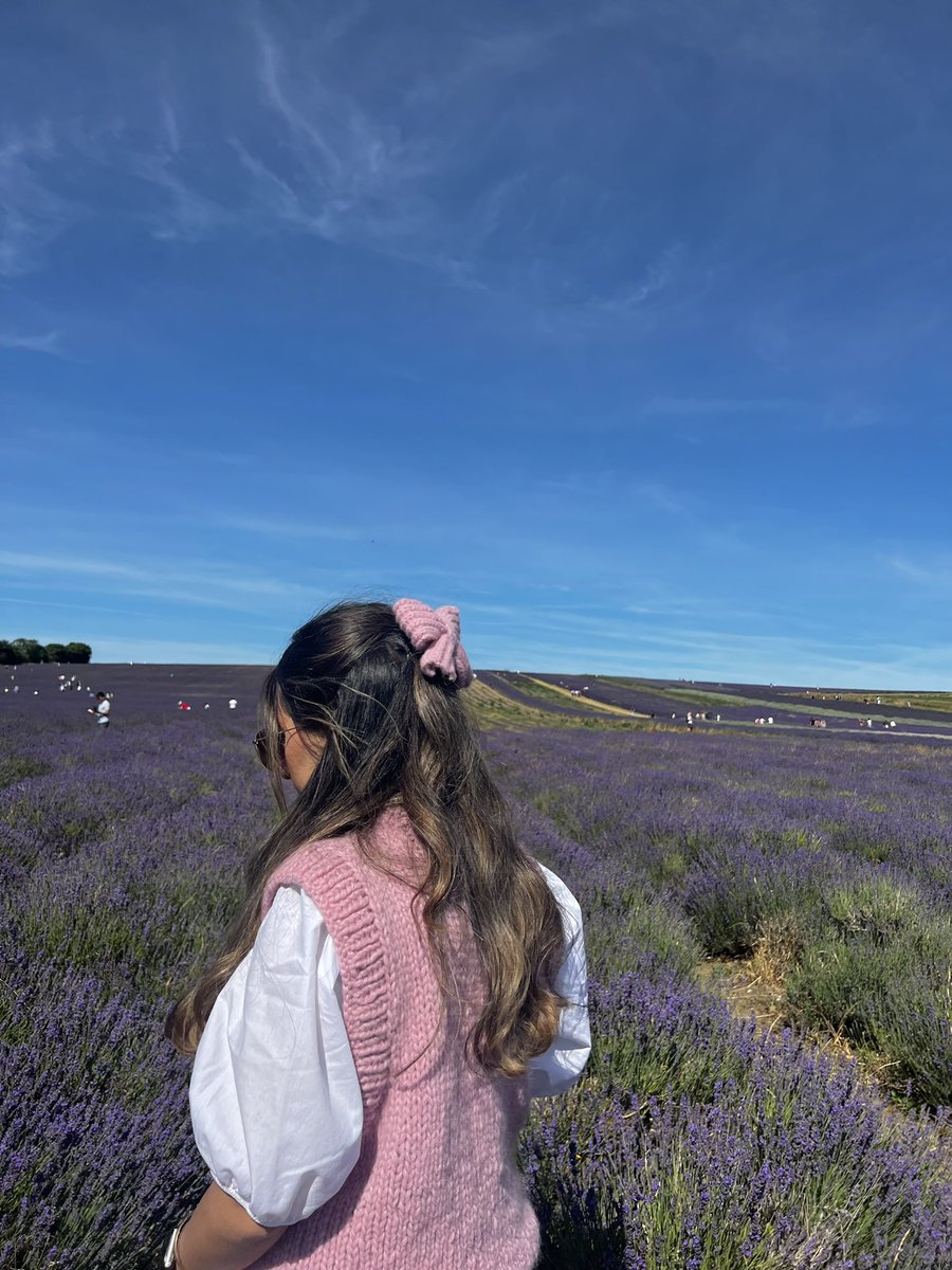 pawaaaan's tweet photo. she’s a 10 but she knits her own clothes 🎀🤪 https://t.co/MGXQKcE4m0
