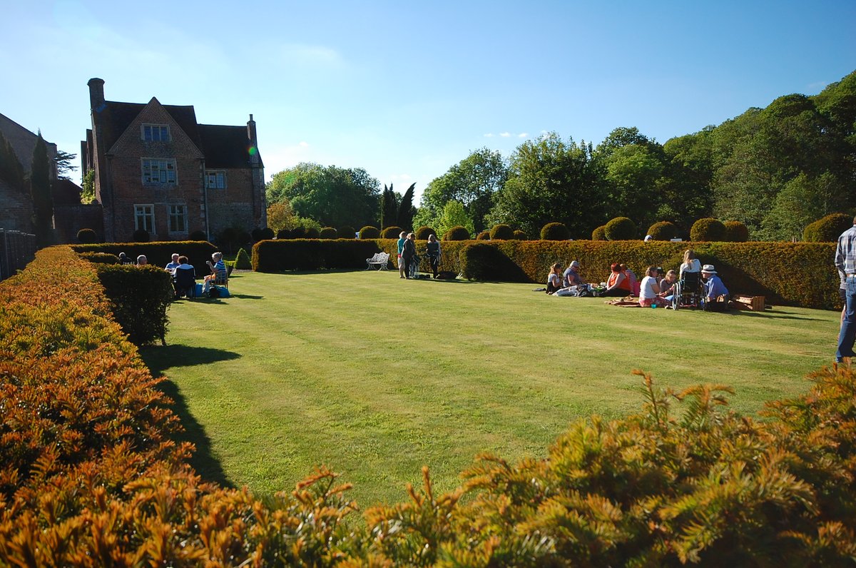 The Elizabethan Evening Outdoor Theatre tweet media