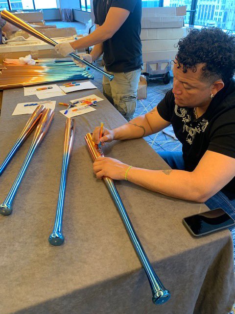 Thank you to <a href="/MiguelCabrera/">Miguel Cabrera</a> for a fantastic signing yesterday!!