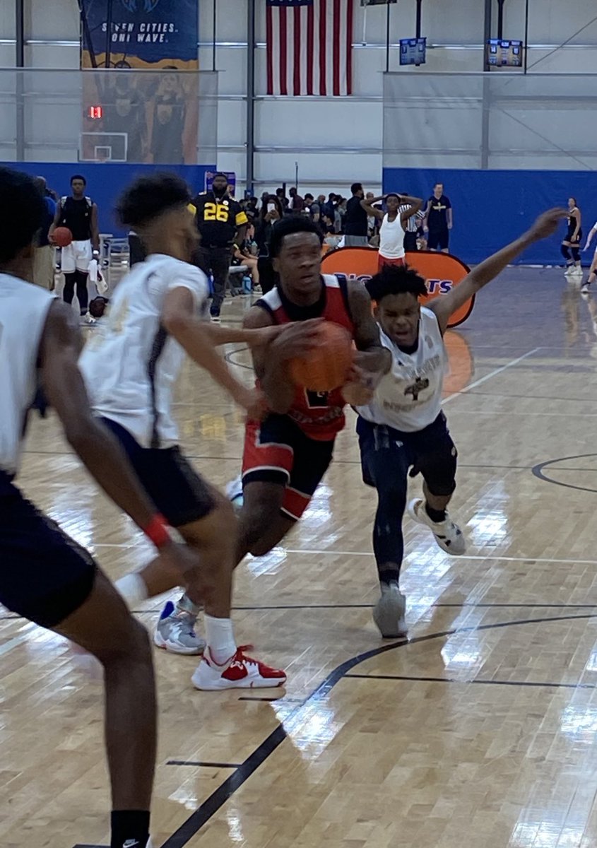 Fly High’s Derrick Teele navigates traffic enroute to the rim.  He has 22 points and Fly High has come from behind to trail FBCG Disciples 58-56 with 28.6 left 2H.  Josh Caine with big rebounds and blocks late for Disciples.  ⁦<a href="/BigShotsToday/">Hit The BIG SH🏀TS</a>⁩ #BigShots #VaBeachLive