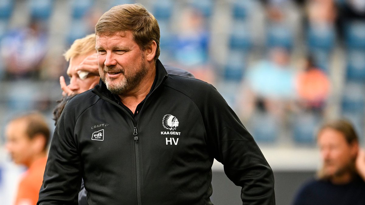 KAAGent's tweet photo. ๐ Hein Vanhaezebrouck: "Ik moet mijn ploeg feliciteren om dit te doen na de zware trainingsweken" https://t.co/ZXK6GPapUl #gntmid https://t.co/TLEnASNuuN