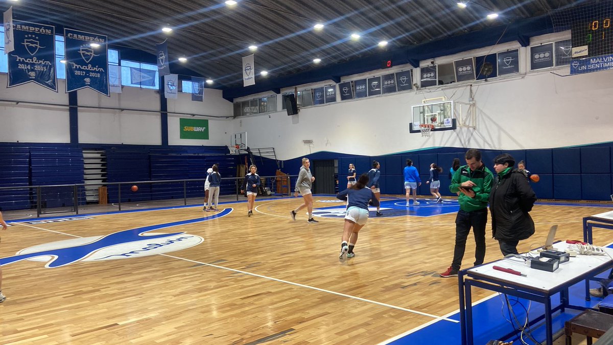 BasquetTotal's tweet photo. También tenemos a la #LFBxBT con Malvín y Urunday Universitario en uno de los últimos juegos por el Reclasificatorio. Ahí se encuentra @Bcal_03 para traerte todas las novedades del juego. https://t.co/MeTOkT0vku