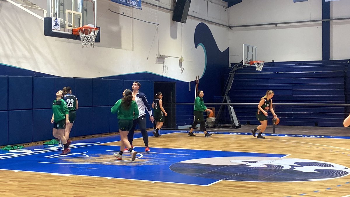 BasquetTotal's tweet photo. También tenemos a la #LFBxBT con Malvín y Urunday Universitario en uno de los últimos juegos por el Reclasificatorio. Ahí se encuentra @Bcal_03 para traerte todas las novedades del juego. https://t.co/MeTOkT0vku