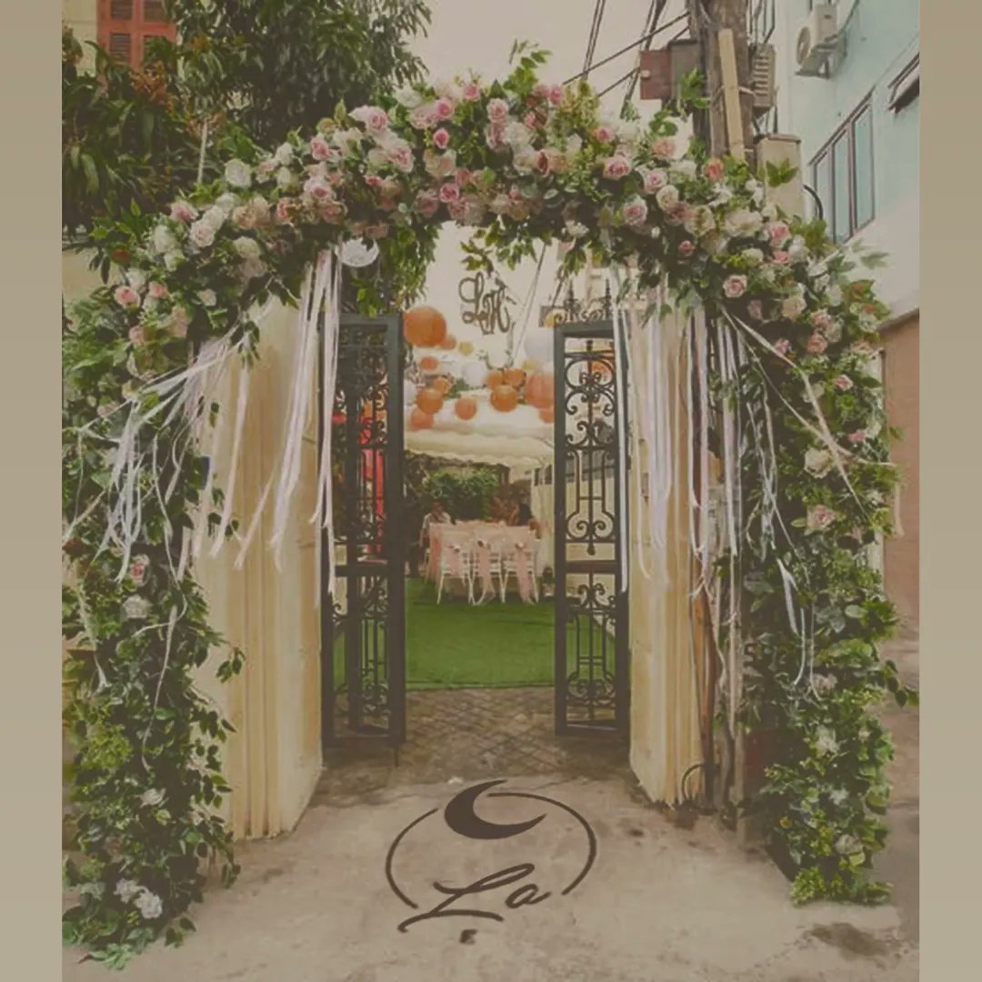 A rustic gateway theme for your special occasion ✨.
.
.
#assamesewedding #assamwedding #weddingplanner #dibrugarh #guwahati #tinsukia #sivasagar #eventmanagement #assamevents #luzome #christianwedding #anniversarycake #bridetobe #weddingphotography #makeupartist