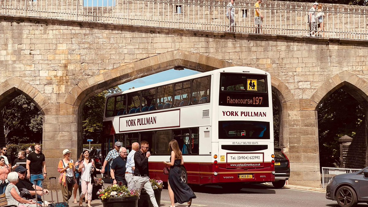 YorkPullmanBus's tweet photo. Thank you to the 1000’s  of people who traveled with us today on the 197 Raceday Shuttle bus, we hope you all have a fantastic evening out in our great city @yorkracecourse 

We look forward to seeing you onboard again in the future #yorkpullman #firstyork #reliance #connexions https://t.co/6i93kjxlBK