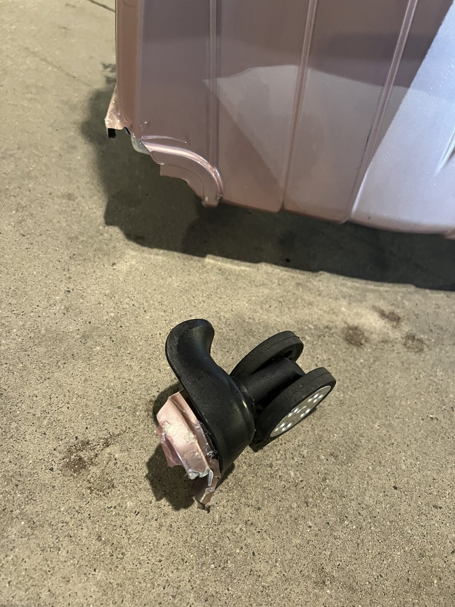 AsgariAssal's tweet photo. @SouthwestAir I was on flight number 1635 and when I got my suitcase, the wheel is completely broken off and there’s damage to the suitcase. Can someone contact me for compensation? Thank you! https://t.co/ewi9Y5Xfuf