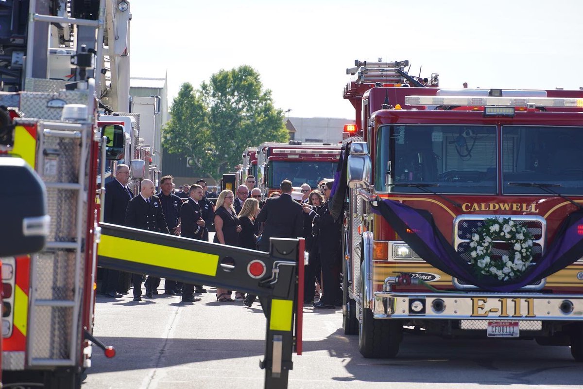 ten76media's tweet photo. Rest In Peace Chief. 

Photos from the service of @caldwellfireid Chief Brad Trosky-Johnson

#RestInPeace #caldwell #idaho https://t.co/1x55jClwAT