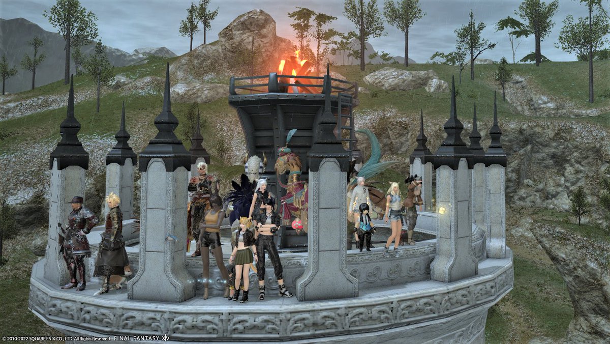 kilala_c_ifrit's tweet photo. #FF14 #FFXIV #FCNI
FC交流会「ダーツ」
どうやって?て思ったら、自分が的に向かって飛ぶんでした!高い塔の上に集まって、順番にジャ~~~~ンプ!
なかなか思い通りのところに着地できない~(中には途中で引っかかって地面にたどりつけなかった人も←びすさん)
飛ぶの気持ちよくて楽しかった~! https://t.co/kUZD1KrIHd