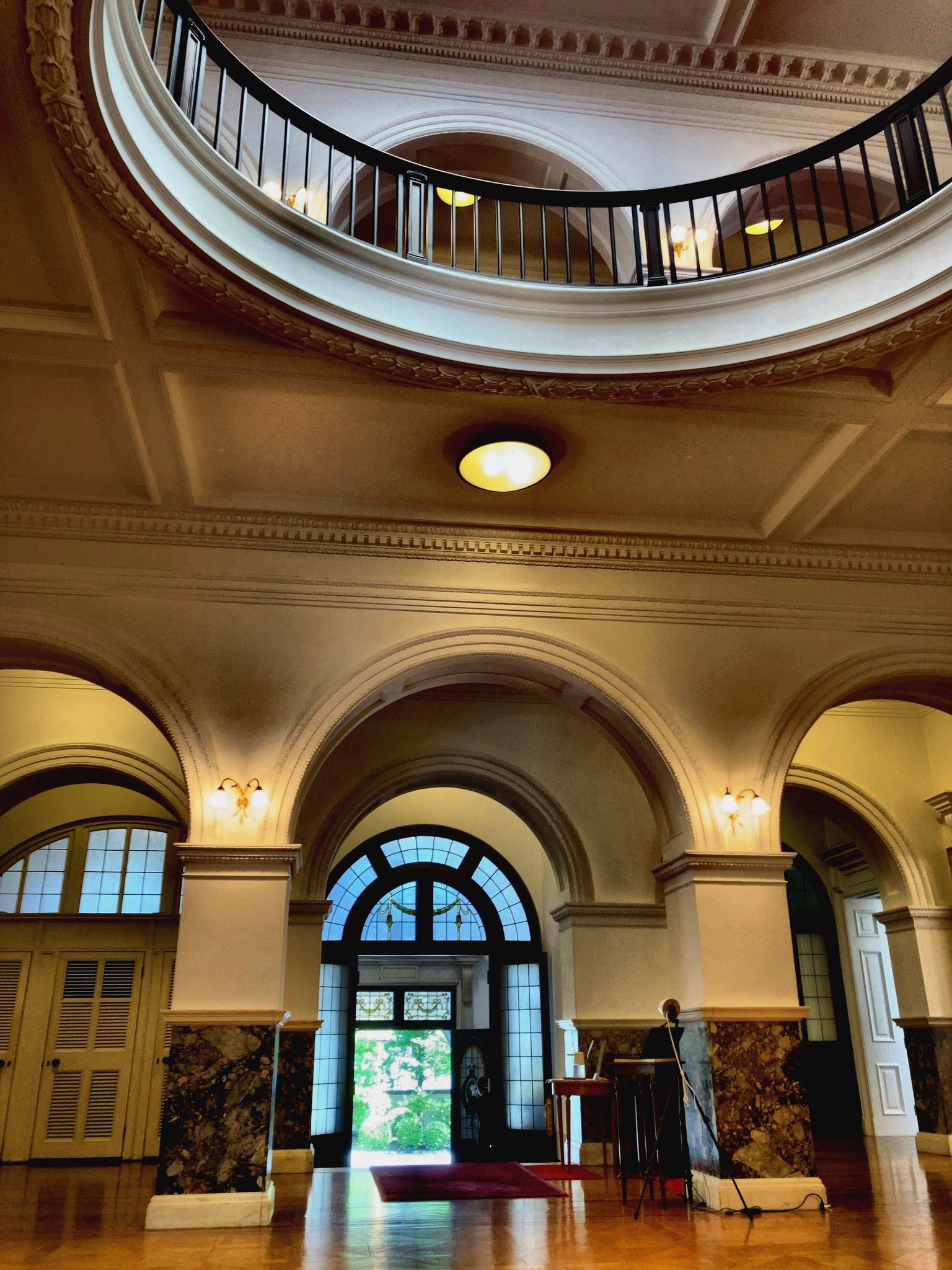 ガイ Guy おはようございます 𓈒𓏸 𓈒𓏸 7月10日 日曜日 𓈒𓏸 今日も よろしく お願いします 洋館のエントランスホール 𓈒𓏸 T Co Hxhdcjt1ji Twitter ガイ Guy おはようございます 𓈒𓏸 𓈒𓏸 7月10日 日曜日 𓈒𓏸 今日も よろしく お願いします 洋館のエントランスホール 𓈒𓏸 T Co Hxhdcjt1ji Twitter