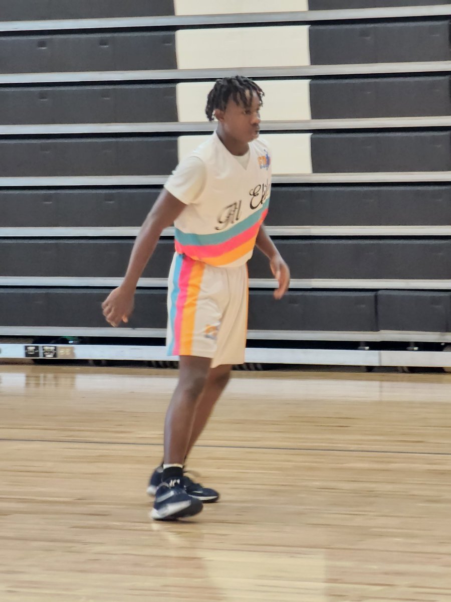 Seen some top quality penetrators in 3 days at #Elite32, @stepintoourlane 16U Tyrese Mayo certainly fits the bill, for starters he goes hard like all his teammates but he can really slice up a defense or create off the break