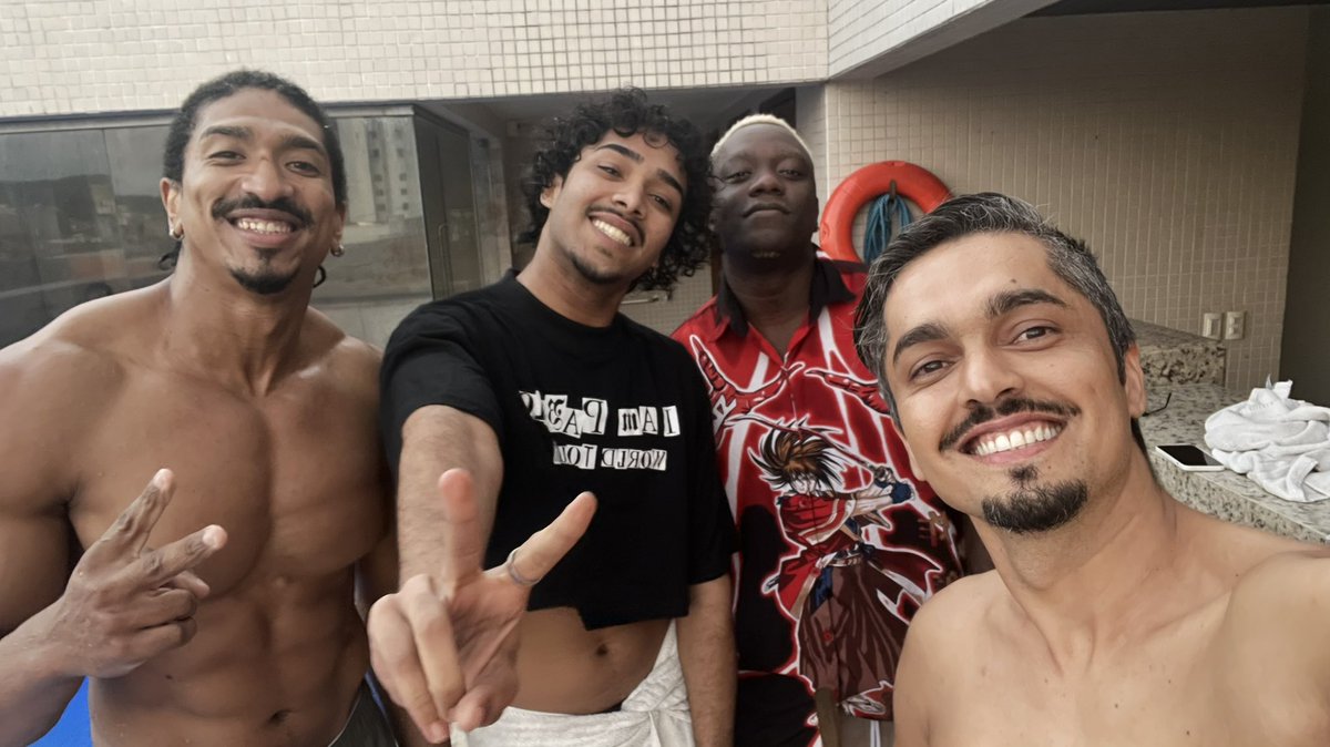 WalbericoCosta's tweet photo. Hoje tirei foto com as irmãs maravilhosas da @pabllovittar faltou a mamis 😍
#BLOQUISSIMO https://t.co/14lUsictUT