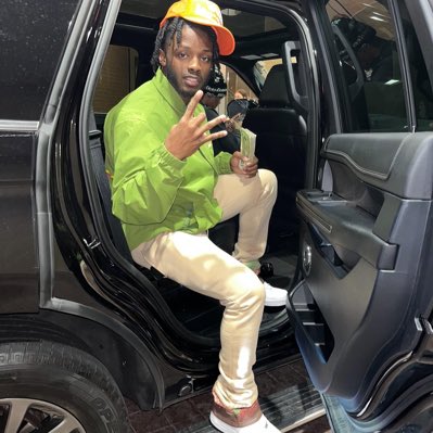 TwainFR's tweet photo. 2 things that I won’t wait on nobody and I damn sure won’t hate on nobody. https://t.co/KaHtj86dqM