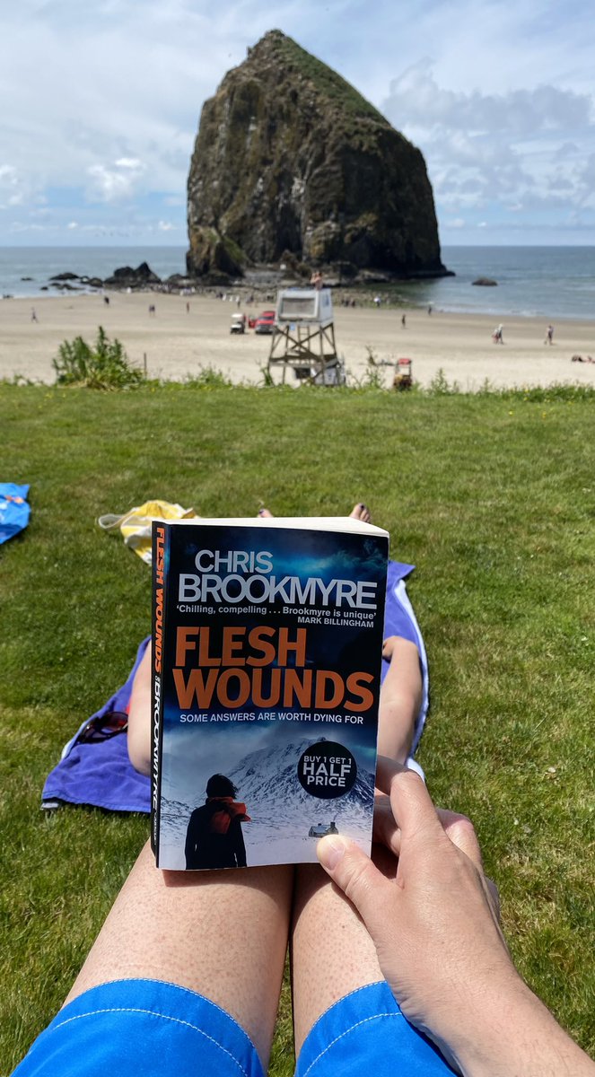 graemeeaston's tweet image. Ideal spot #haystackrock at #cannonbeach Oregon to read some more @cbrookmyre