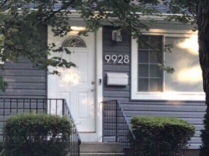 mcfrsPIO's tweet photo. Help is on the way, but Can We Find You In An EMERGENCY? @MontgomeryCoMD Know your home address & make sure we (@mcfrs @MCFRS_EMIHS & all 1st Responders) can SEE your address NUMBERS affixed on your home https://t.co/KMBaVLpU13 #MoCoSafety #summerofrage Safety https://t.co/pvMZb923Ol
