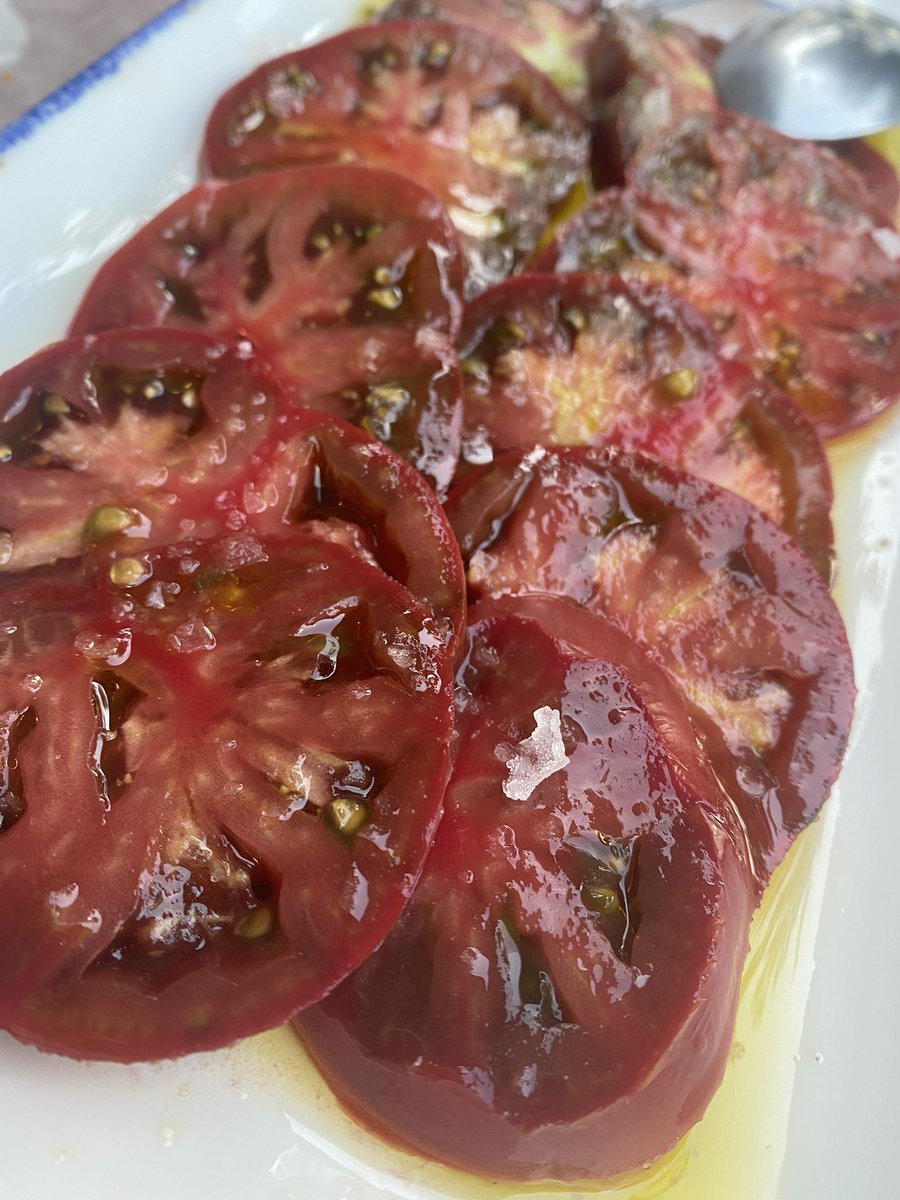 sandrakilani's tweet photo. Me va a doler despedirme de este tomate @BesadaIg #ACurva #Portonovo https://t.co/TC2vmaDRwx