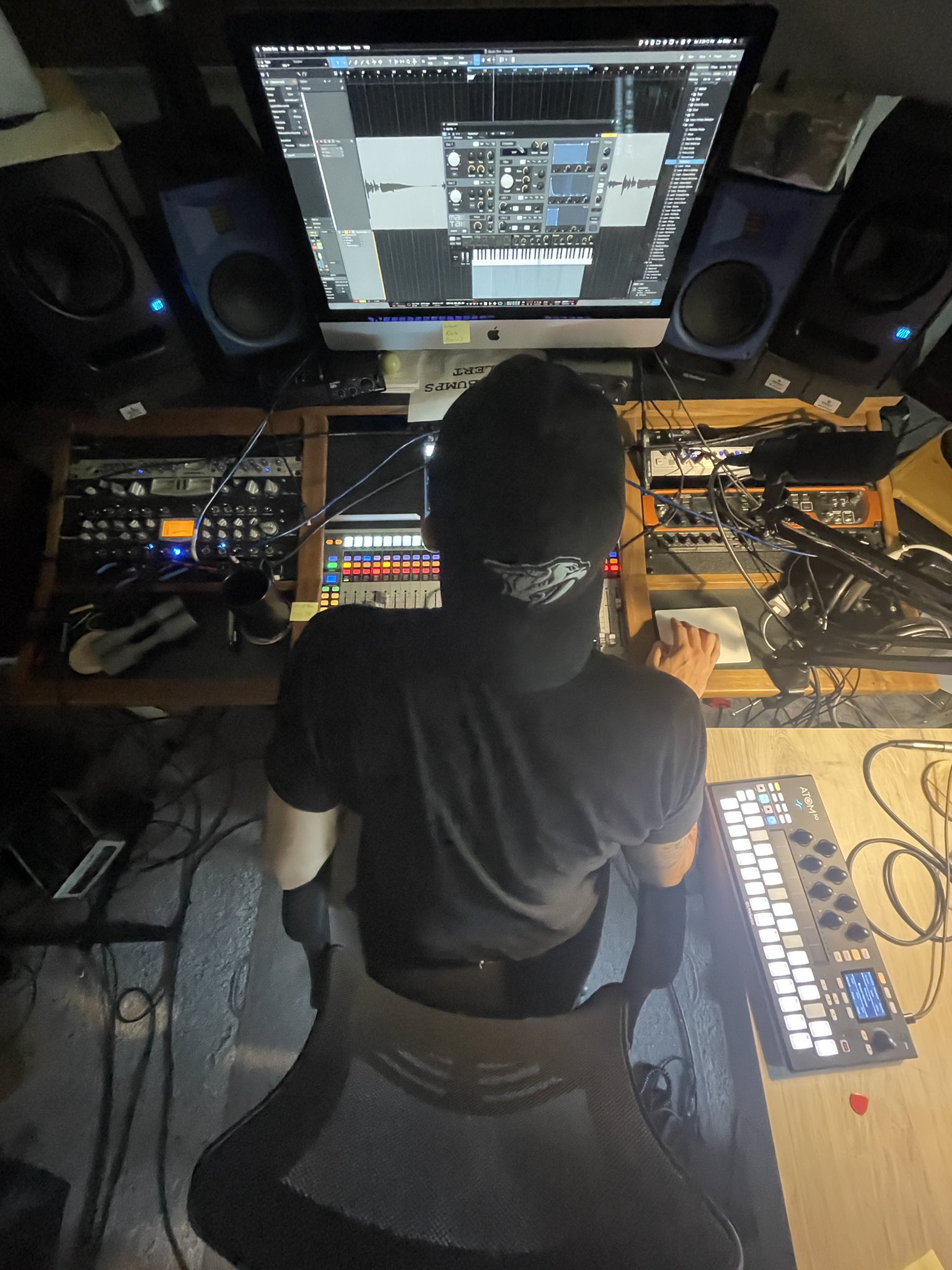 Joe Gilder • Home Studio Corner on Twitter "Staredown is making sweet