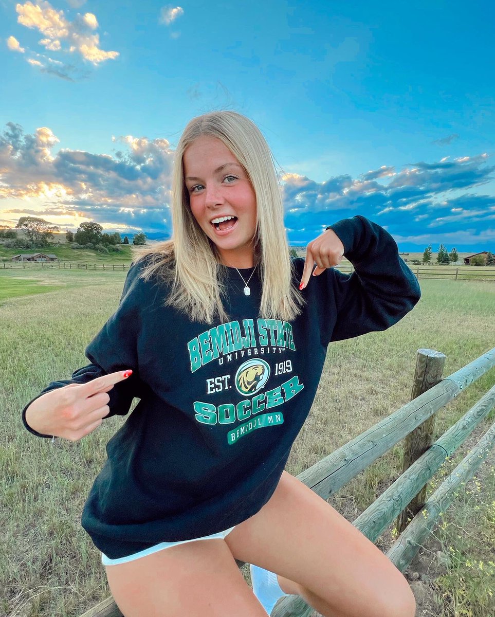 keely_yager's tweet photo. so excited and blessed to announce my verbal commitment to bemidji state university to play division II soccer and further my academics! so thankful for all the support that got me here 💚 ROLL BEAVS 🤩🦫 @BSUBeaverSoccer https://t.co/3s5MNamhcj