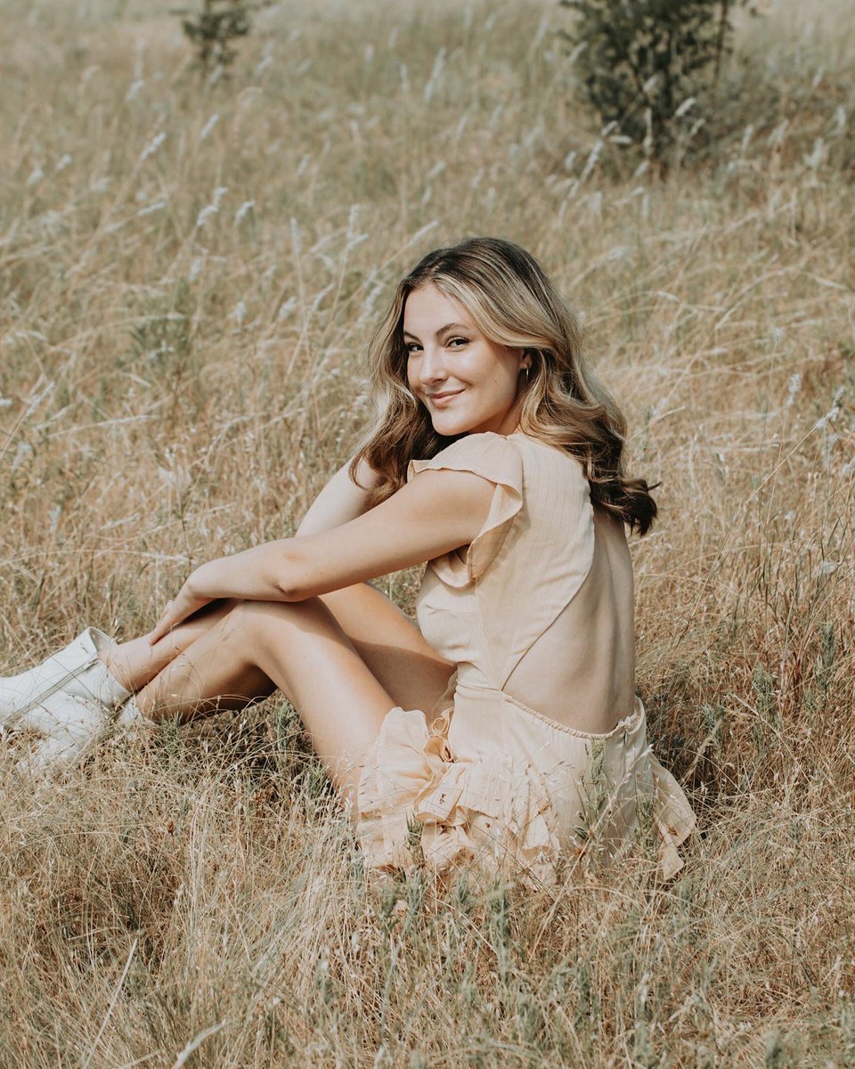 Aubrey was my model this morning 🌞