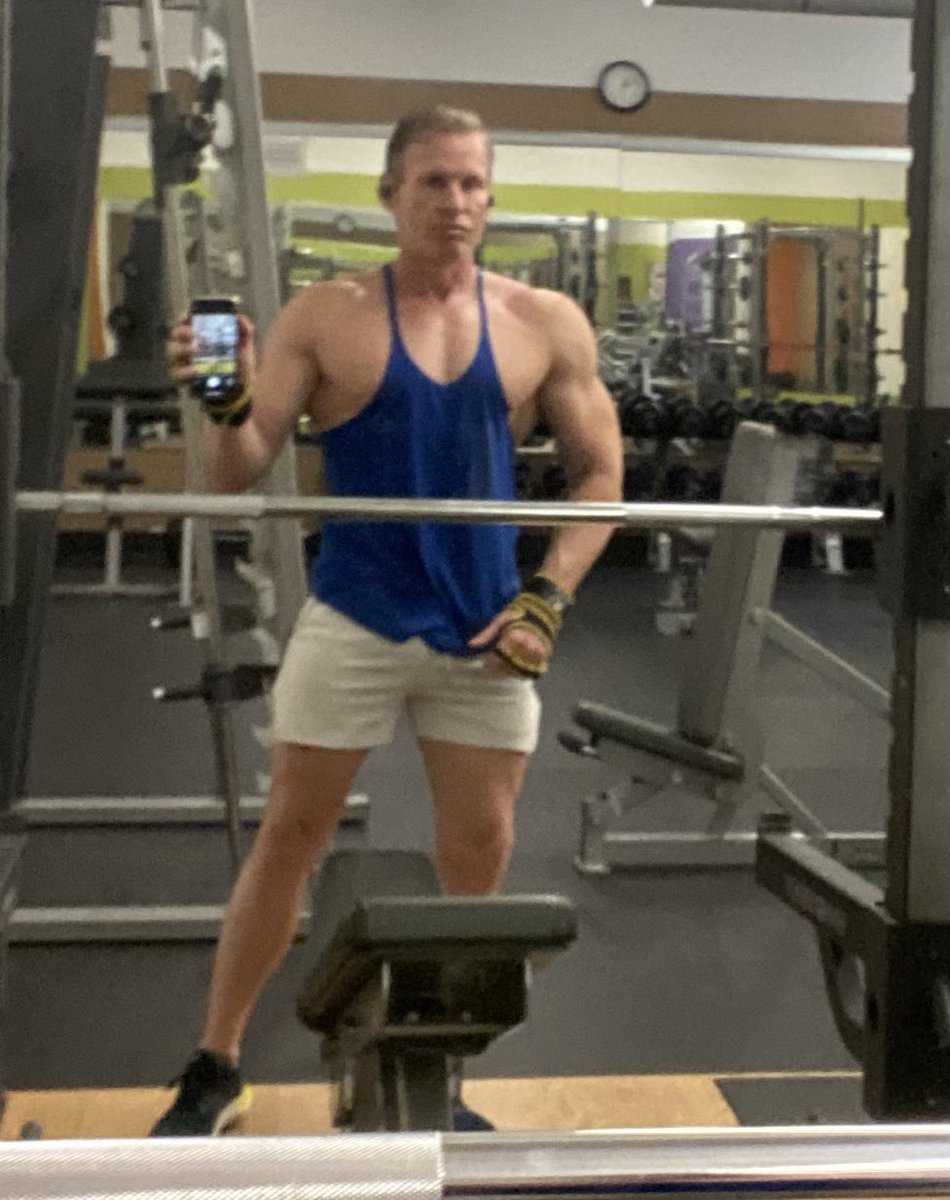 RandallAllenPro's tweet photo. Time to pump those titties https://t.co/4lIO2iVhyc