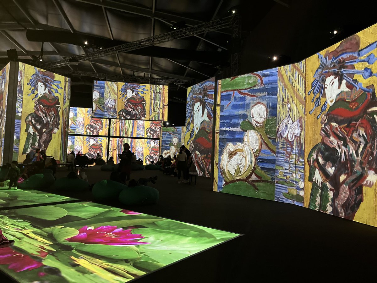 MHGenis's tweet image. Van Gogh Alive. Gracias @AdriDelgadoRuiz y al @Dedoenlallaga_  una experiencia fantástica 😎😉🙃😁