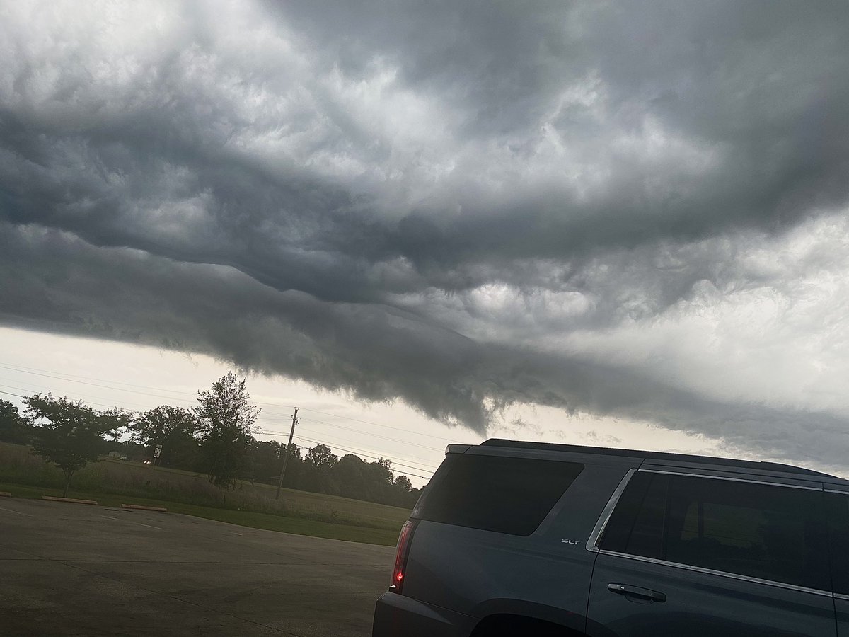 tymccollum06's tweet photo. Storm rolling into Ingomar @WTVAWeather https://t.co/qGc3N44Sv7