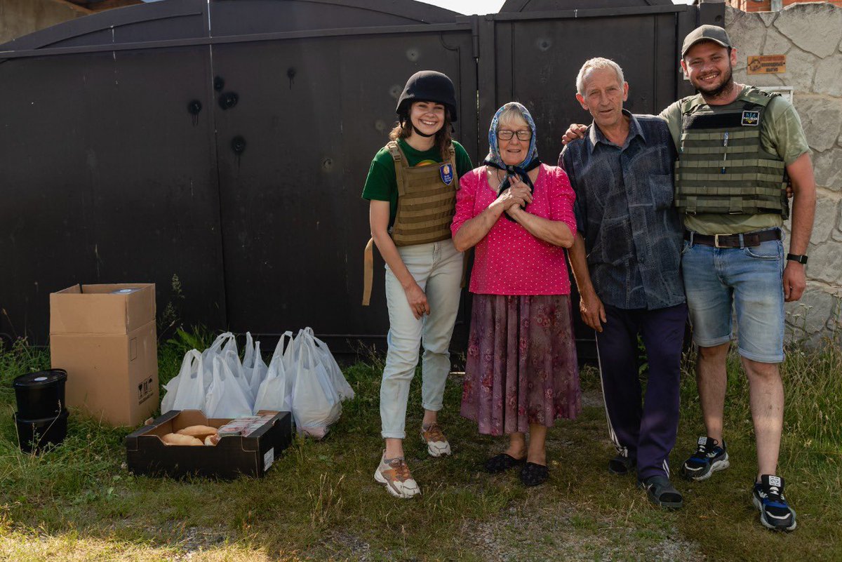WCKitchen's tweet photo. Kate &amp; the WCK team delivered 715 meals to the village of Tsyrkuny outside Kharkiv. This area was long occupied, and since liberation is constantly under fire. Many are afraid to go outside, so we delivered street by street—and neighbors helped bring food to those unable to walk. https://t.co/LaUrqSgWFP