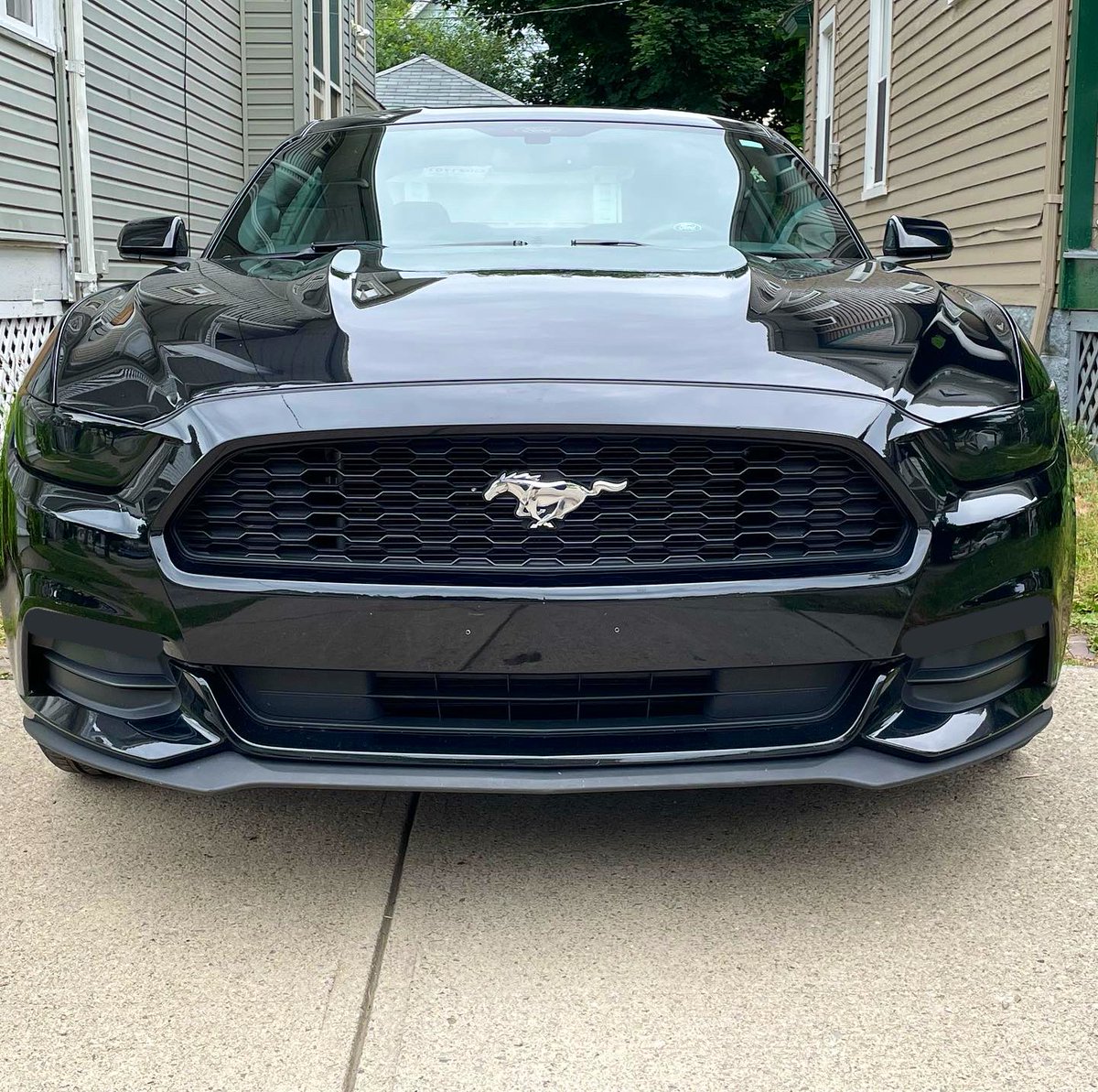 TiaXSlaughter's tweet photo. So I bought a #Ford #Mustang! 🖤🤘🏻
 #UAW #Local1250 https://t.co/UDFKokSjkY