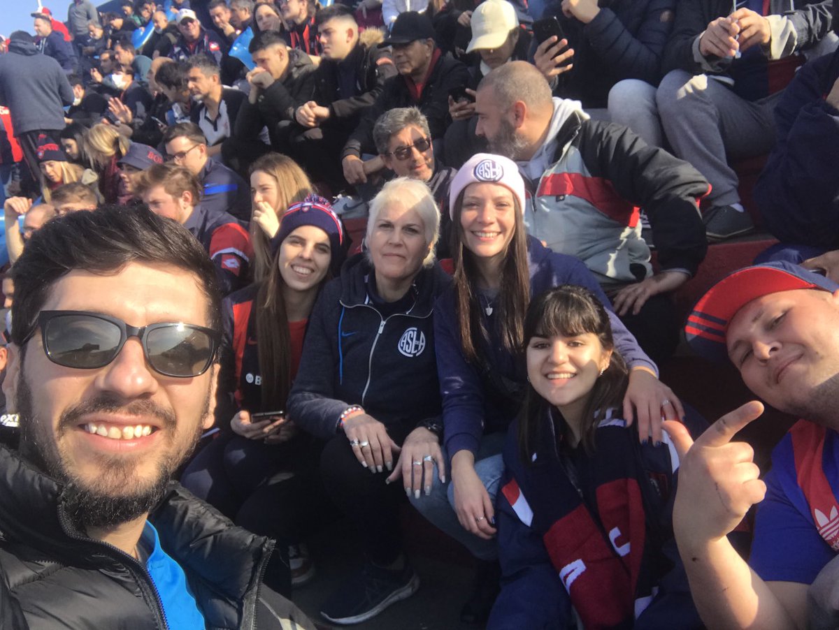 DavaloRita's tweet photo. #acayalla,ciclonciclondmi💙❤️💙💫💪🏻 #VAMOO https://t.co/LmNcuTe4qz