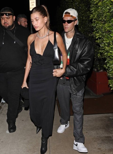 deanricksgf's tweet image. justin’s big hands on hailey’s hips........ that's it. that's the tweet.