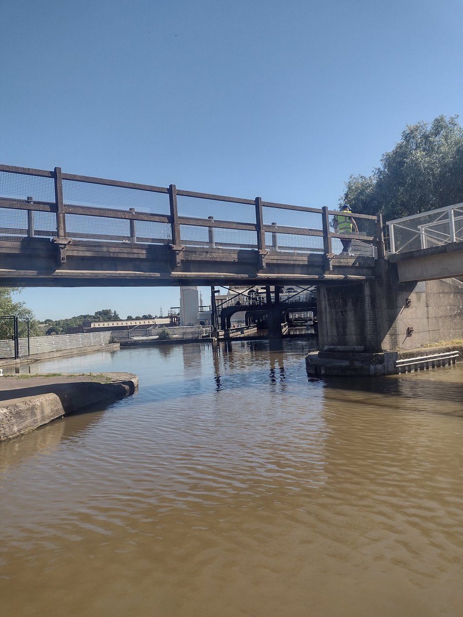 Finally ticked off a #local #thingtodo, going through the #Barnton and #saltersford #canaltunnels. They're much longer than they look! Had a lovely time on the #canal, and would deffo donut again!