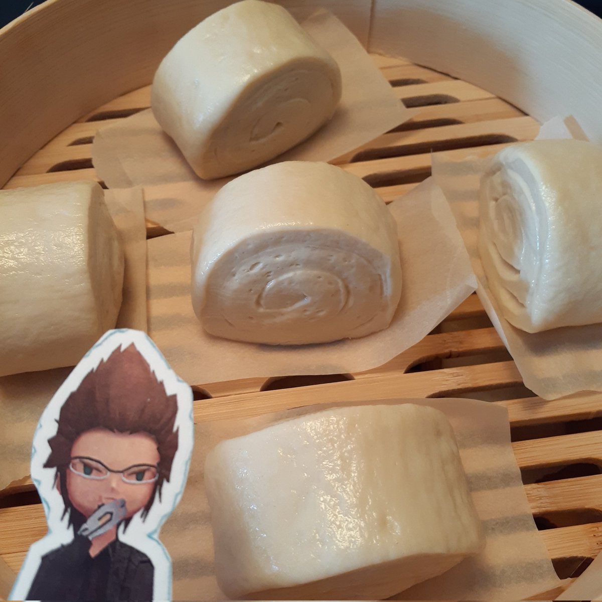FinalKingdomXV's tweet photo. Mantou 饅頭 aka Chinese steamed buns. Followed Inga Lam's recipe from her YouTube. #nofilter #BakingAssistantPocketIgnis #mantou #chinesesteamedbuns https://t.co/iudJSDszA6