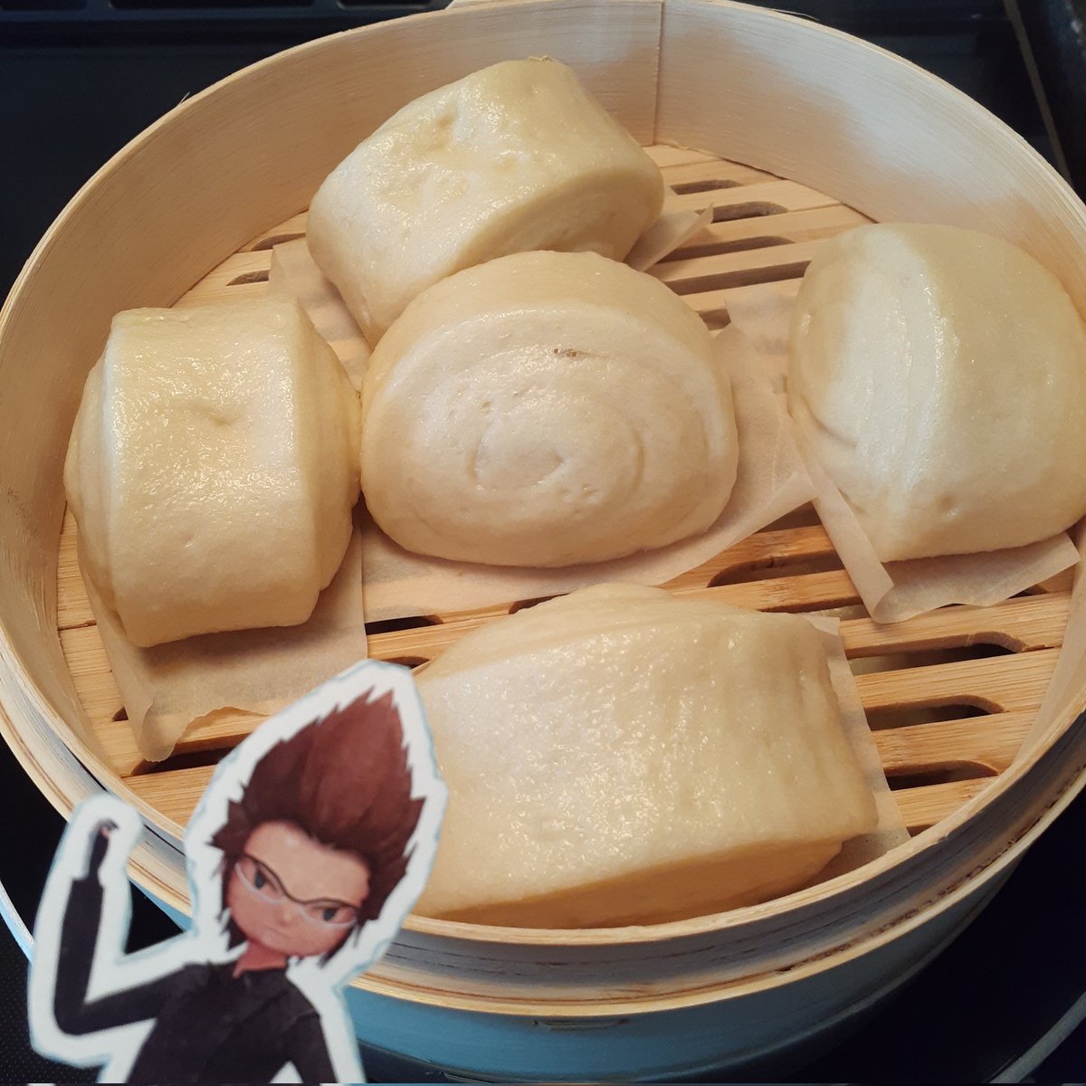 FinalKingdomXV's tweet photo. Mantou 饅頭 aka Chinese steamed buns. Followed Inga Lam's recipe from her YouTube. #nofilter #BakingAssistantPocketIgnis #mantou #chinesesteamedbuns https://t.co/iudJSDszA6