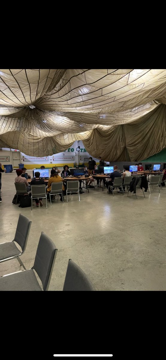 Cheers to the @CanakrnAB Nerds throwing down at <a href="/GraniteCurling/">Granite Curling Club</a> &amp; fueling their frenzy by slamming Flatboy Burgers today

🍔🕹️