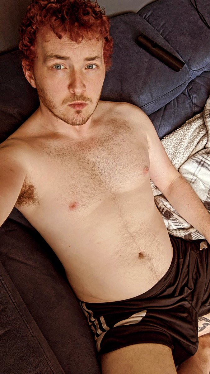 its_LewLewLaRue's tweet photo. Can we rewind 2 years and give me this body back please... minus the Chucky hair lol. #bringbacklockdown 😭 https://t.co/dQnES4fYKJ