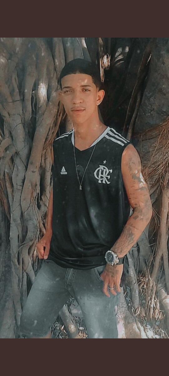 Hj faz exatamente um mês que vc me deixou meu amor, a saudade bate cada vez mais meu coração 🖤se aperta em cada música ouvida que vc gostava,cada gestos dos seus irmãos que eu lembro de vc, e sempre tem alguém falando de vc ou é foto que vejo sua. 😭😭😭😭😭#eternoburrinho