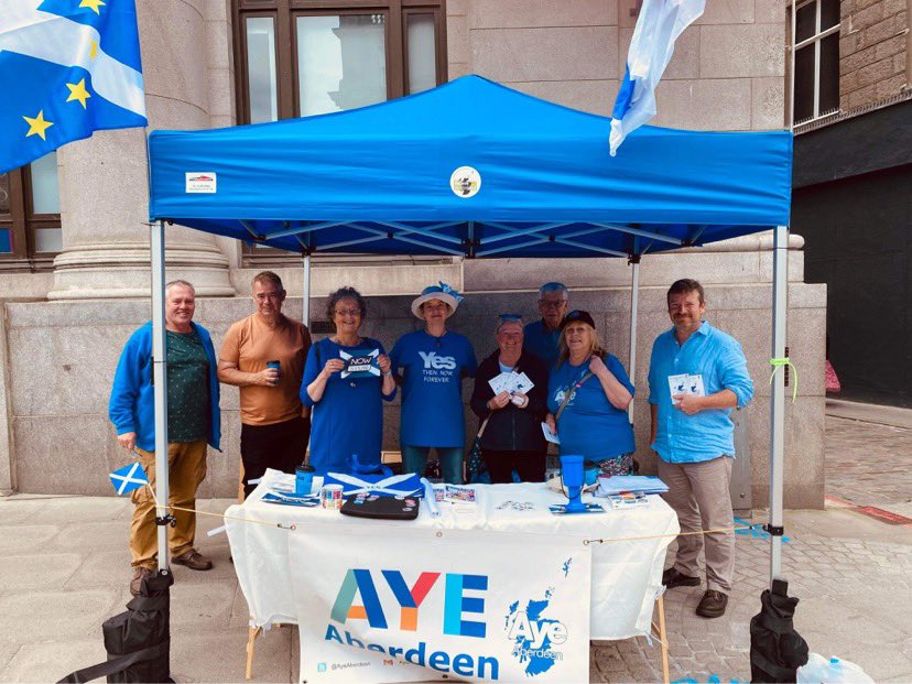 AyeAberdeen's tweet photo. Lots of interest in an Indy Scotland. #freein23.  Aberdeen today. https://t.co/yyieunKvOS