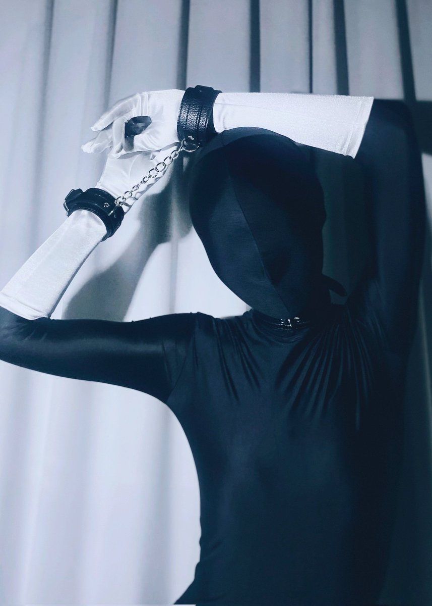 ZentaiFan's tweet photo. @rbbrette #zentaisuit #fan https://t.co/5xvV5PQHAf