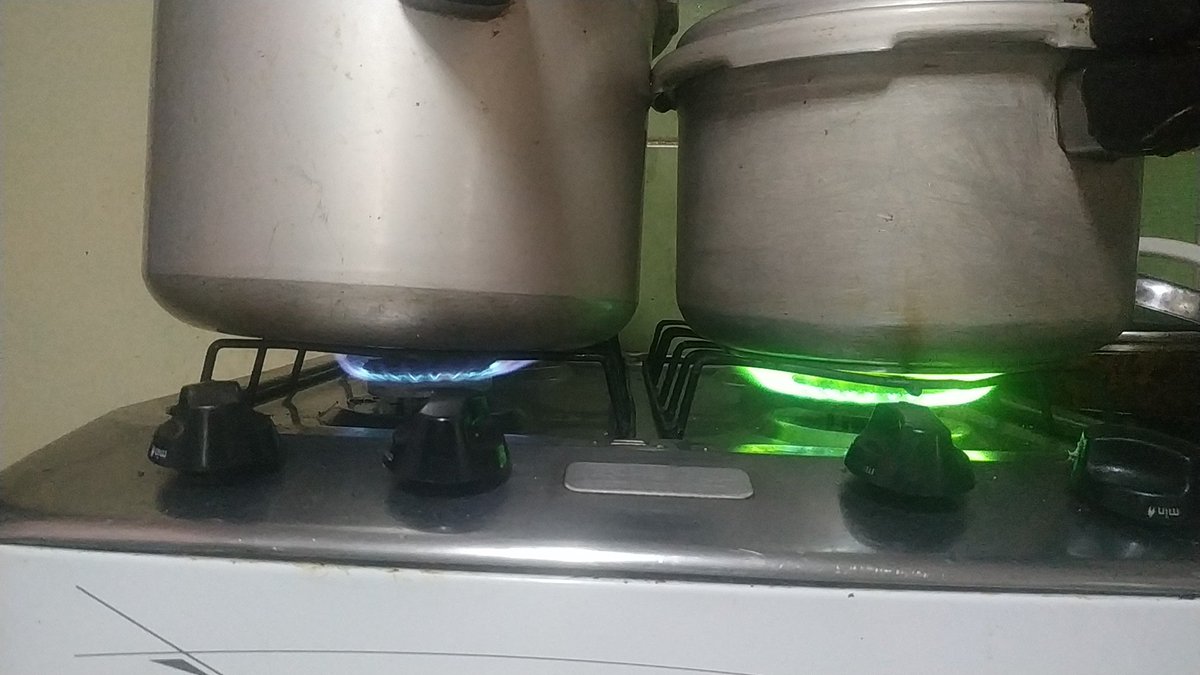 M4ss1ck's tweet photo. Mi mamá tiene un fogón gamer 😎 https://t.co/pJu0948xst