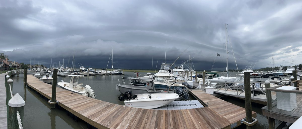 Storm moving in over Seabrook and Kiawah Islands, SC <a href="/spann/">James Spann</a> <a href="/NWSCharlestonSC/">NWS Charleston, SC</a>