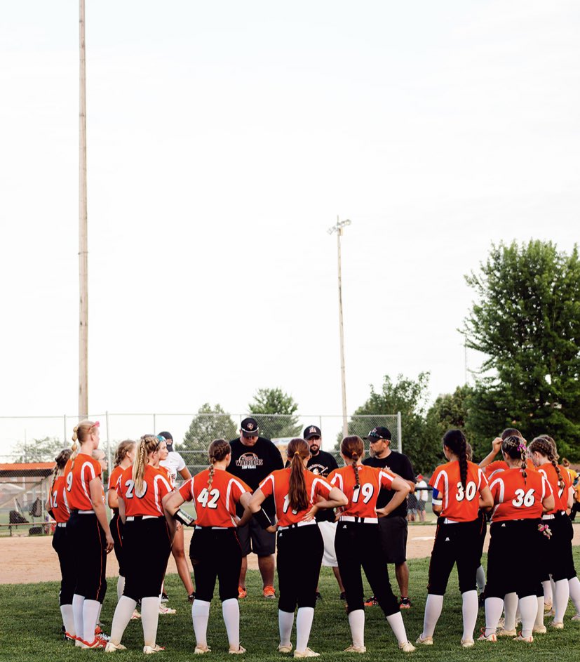 IT’S GAMEDAY!! 
📍HOME
⏰ 7:00 
Vs Harlan

Get out and support the warriors in their 2nd round regional game 😎🥎