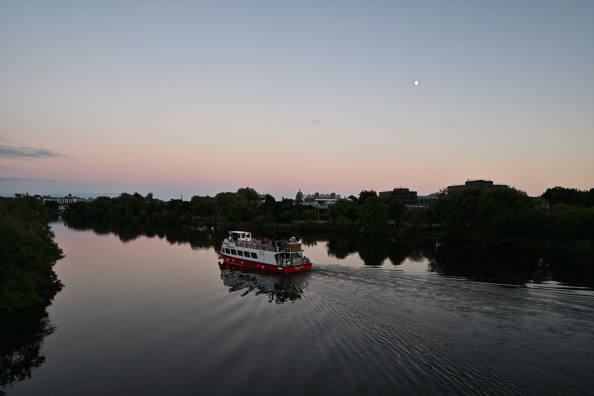 ZhangChaosheng's tweet photo. Corrib Princess making her way back to Galway this evening https://t.co/6HLlEc7DXq