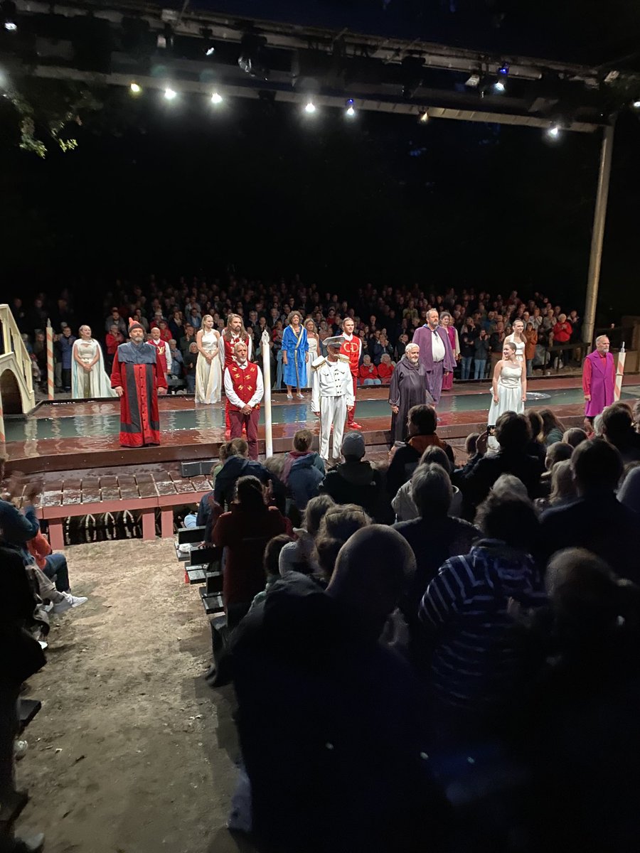 Prachtige avond bij ⁦<a href="/ShakespeareTD/">Shakespeare Diever</a>⁩ Diever; “De koopman van Venetië” in een verrassende enscenering.