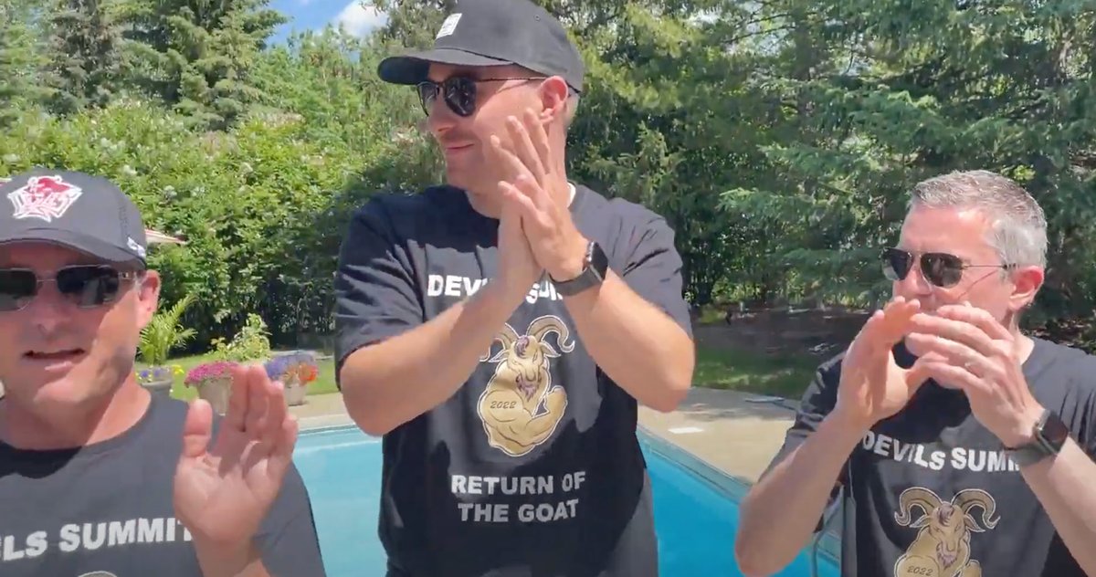 Only 2 hours late..... So we figured we should announce the rest of the team...

youtube.com/watch?v=5eKXv7…